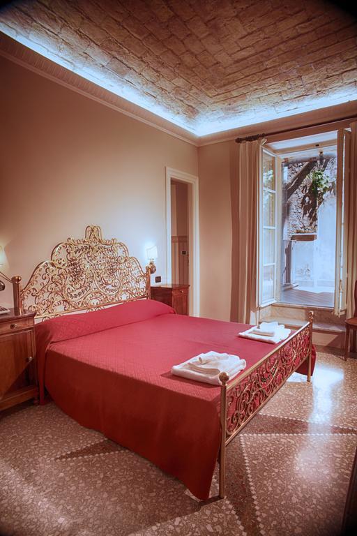 Domus Real Cardello Hotel Roma Phòng bức ảnh